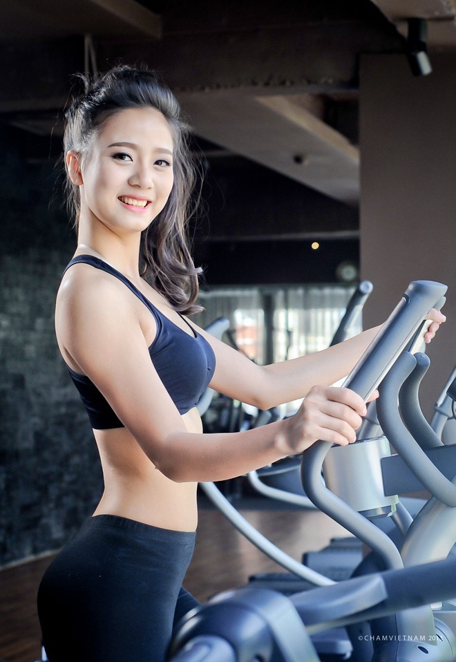 白丝吊带足控嫩脚h丝